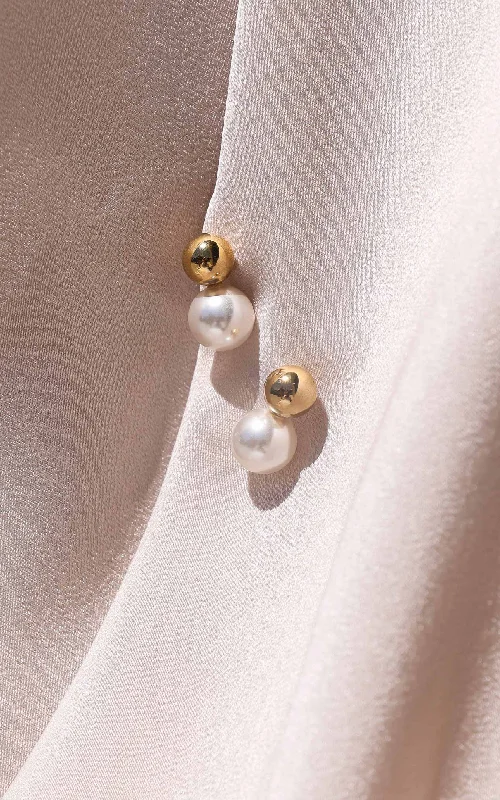 Cozy Knits Shalini Stud Earrings - Gold Pearl Ball