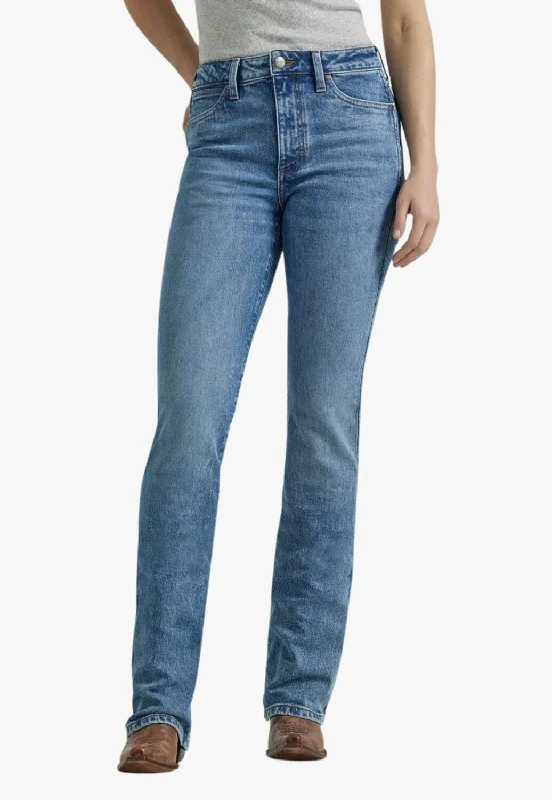 Relaxed Chic Wrangler Womens Bailey High Rise Boot Cut Jean