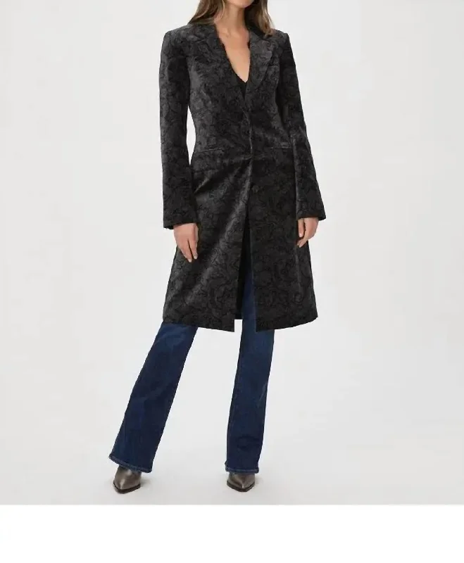 Elegant Design Arlynn Coat In Black
