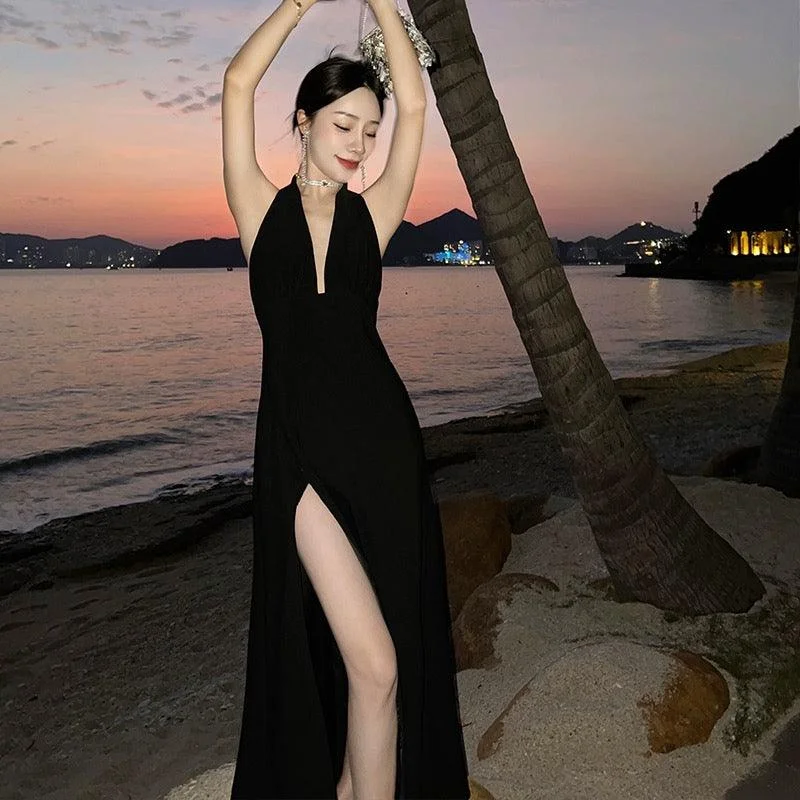 Fresh And Natural Zenith Halter neck Maxi Dress in Black