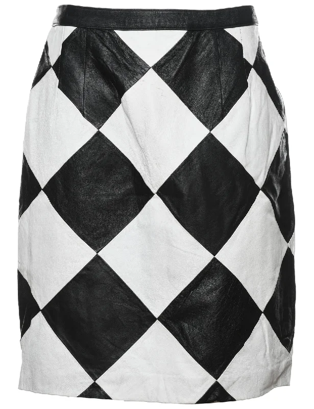 Cozy Outerwear Monochrome Leather Skirt - M