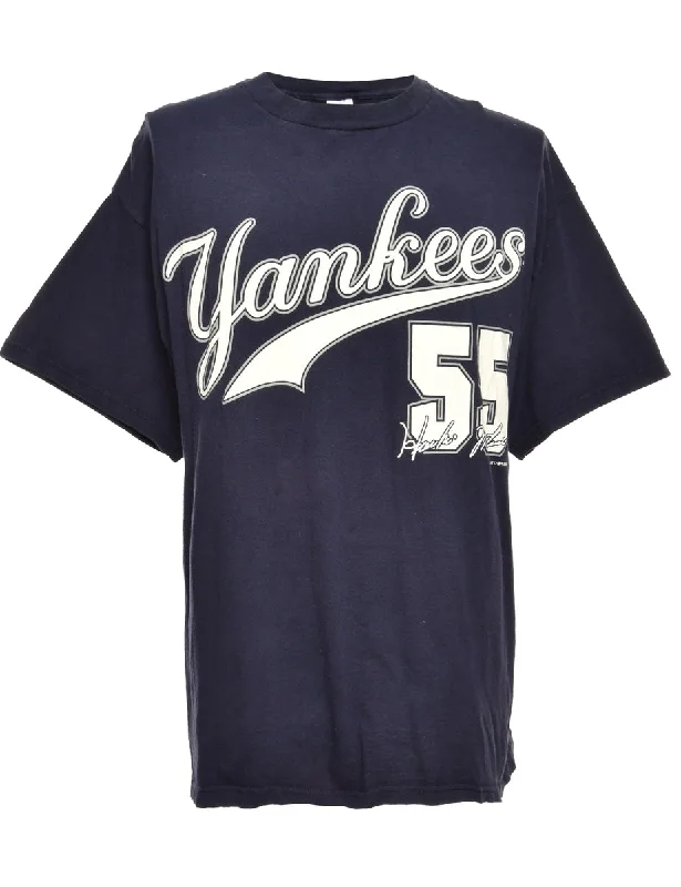 Modern Comfort Wear New York Yankees Baseball Navy Sports T-shirt - L